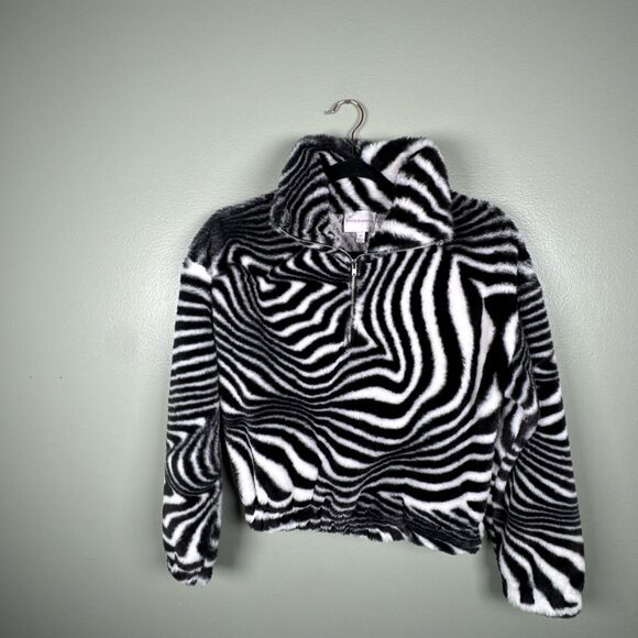 Honey & Sparkle Faux Fur Soft Zebra Print Cropped 1/4 Zip Pullover Size Small - Picture 1 of 10